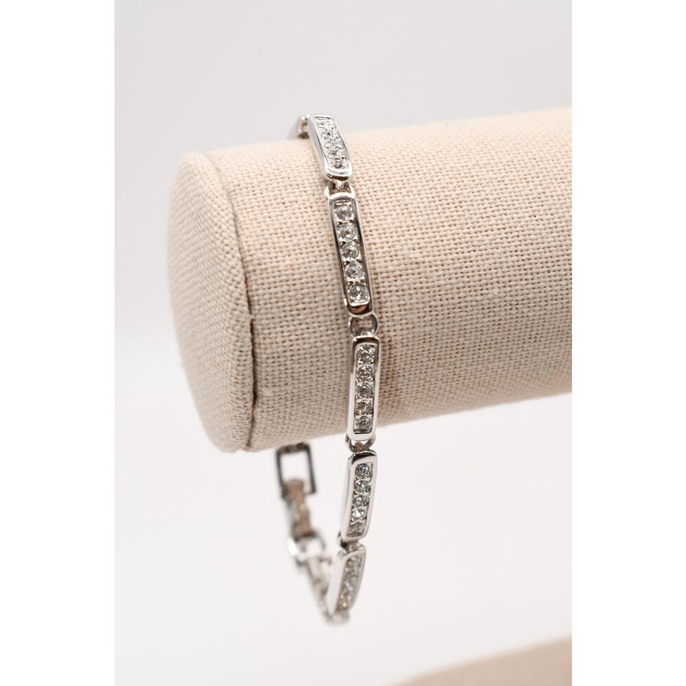 Swarovski Clear Rhinestone Link Bracelet Rhodium Plated Signed 7 Inch